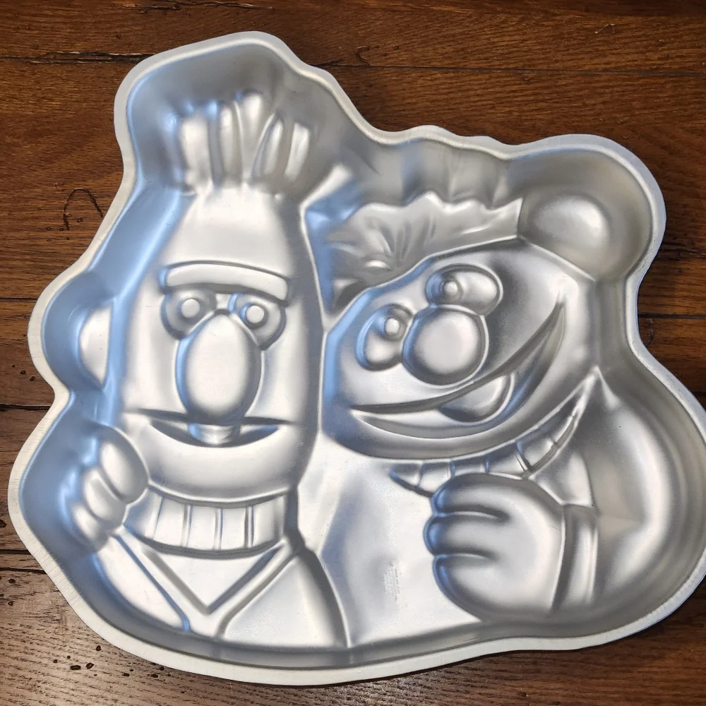 Vintage Wilton Bert & Ernie Cake Pan | Sesame Street | Heavy Aluminum | 14”